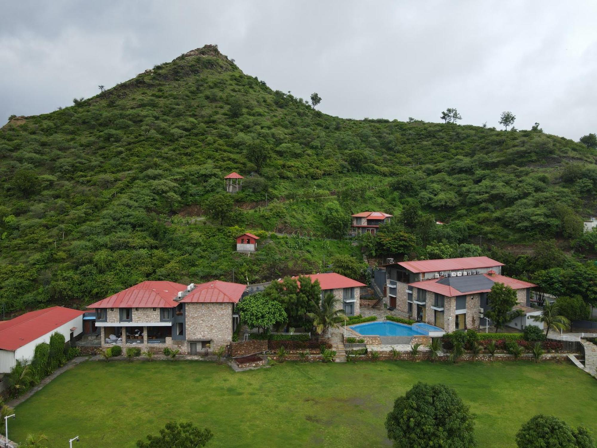 The Divine Hills Resort Nāi Esterno foto